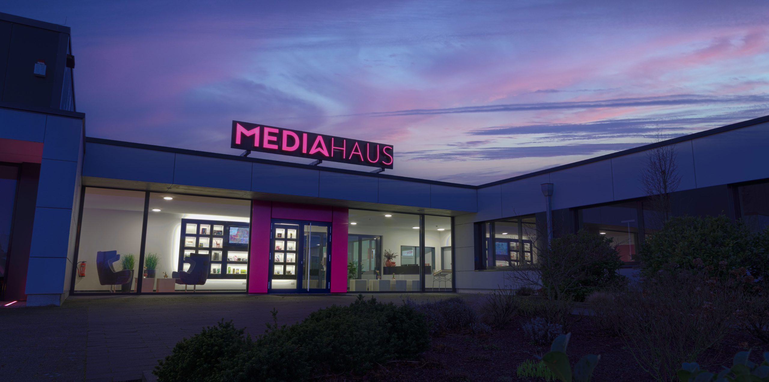 Mediahaus bei Nacht