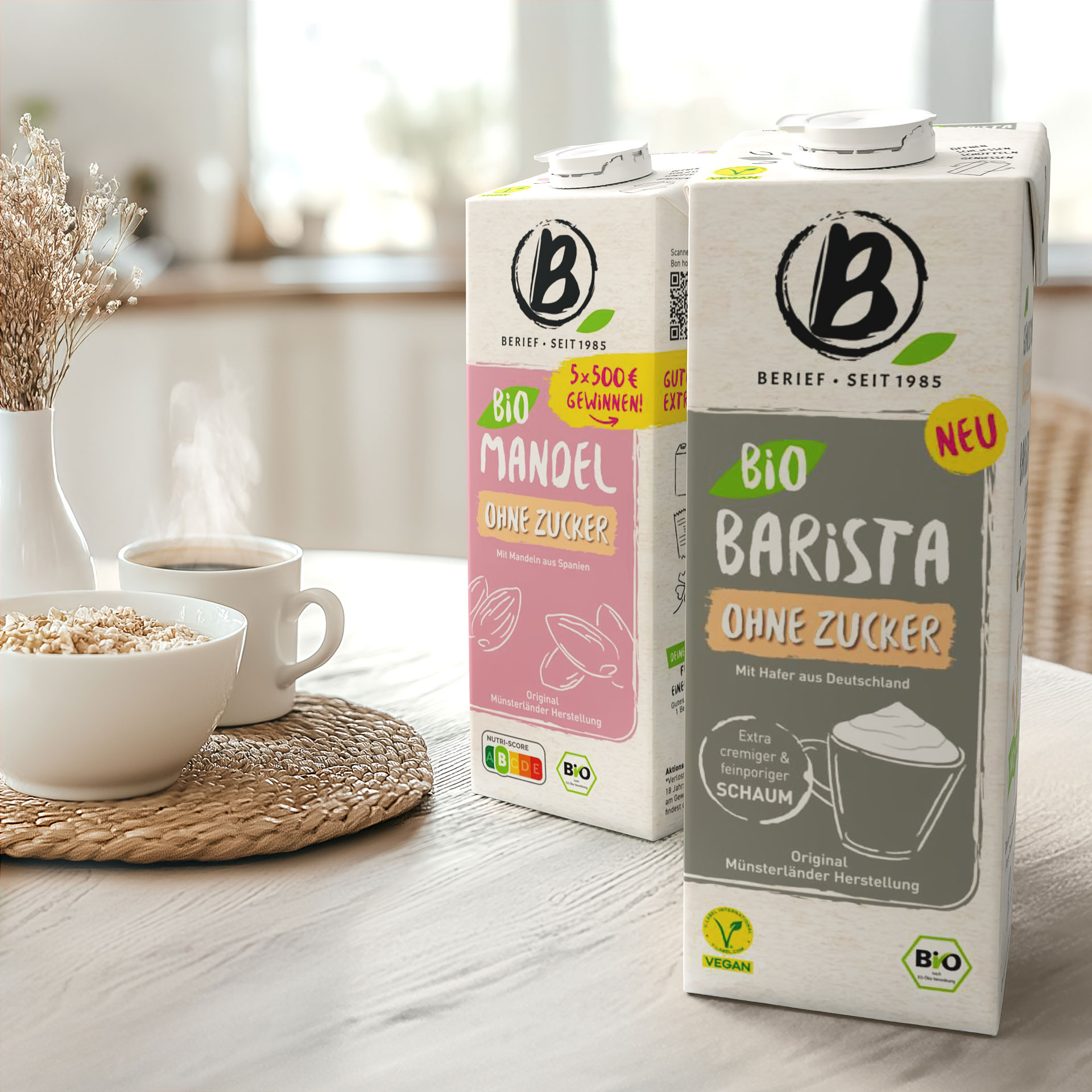 Referenz Berief - Getränkeverpackung für Bio Barista ohne Zucker. Links daneben eine Blume, dampfender Kaffee in Kaffeetasse und eine Schale mit Müsli.