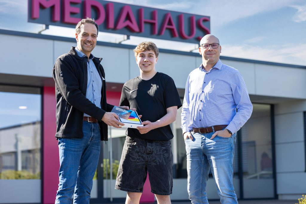 Gewinnübergabe des iPad-Gewinnspiel