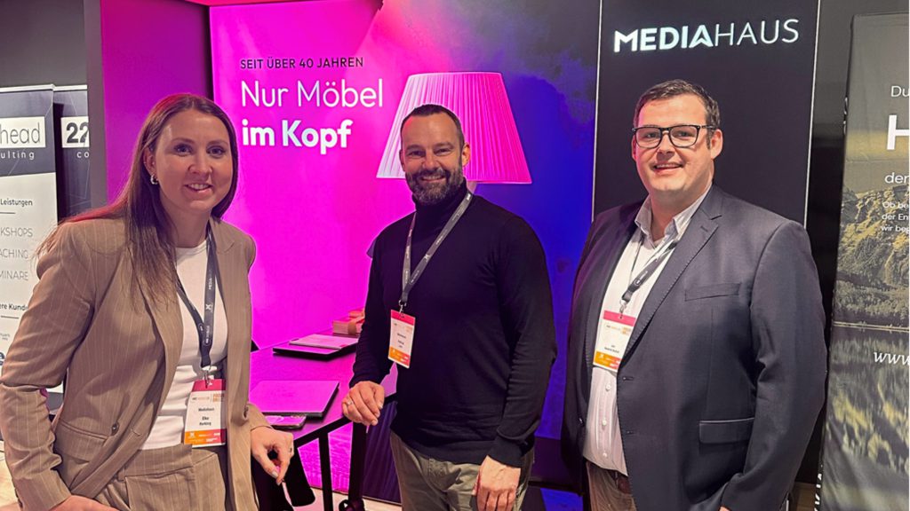 VME Digital 2025 - Mitarbeiter und der Geschäftsführer vom MEDIAHAUS an Ihrem Messestand.