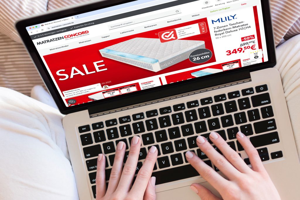 Referenzwebseite -Matratzen Concord auf einem Laptop
